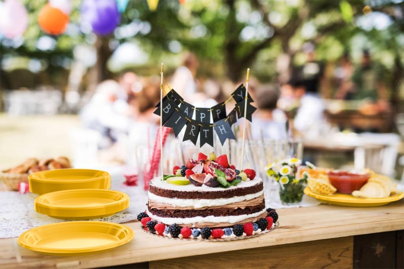 Party Solids أطباق بلاستيكية صفراء صلبة رائعة للحفلات 9" أطباق صفراء قابلة للتصرف 100 قطعة مجموعات أدوات المائدة البلاستيكية الثقيلة 350 جرام لكل متر مربع - Image 5